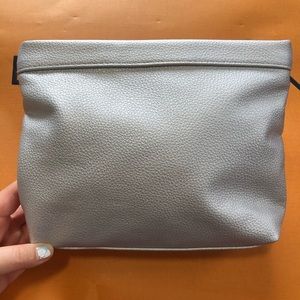 LA PRAIRIE BRAND NEW LEATHER COSMETICS BAG